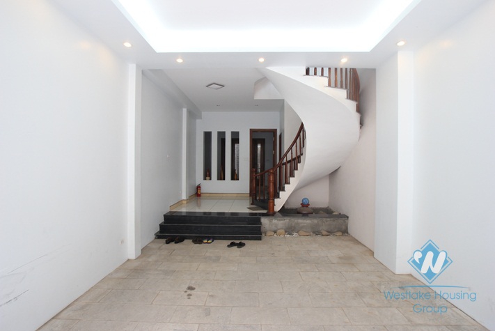 Beautiful and quiet house for rent in Tay Ho area , Ha Noi.